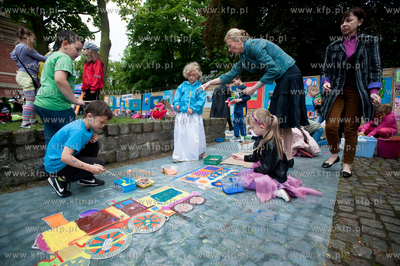 Gdansk. Zieleniec Nowego Ratusza. Festyn dla dzieci...
