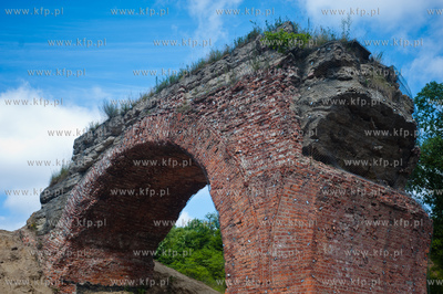 Gdansk. Dolne Migowo. Znajdujace sie na trasie budowy...