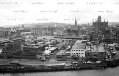Wyspa Spichrzow w Gdansku.
20.11.1989 
2listopad_z.kosycarz_p20
Fot....