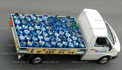 Gdansk Podwale Przedmiejskie. Nz. Samochod dostawczy...