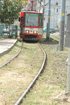 Krzywe tory tramwajowe na wezle Hucisko w w Gdansku....