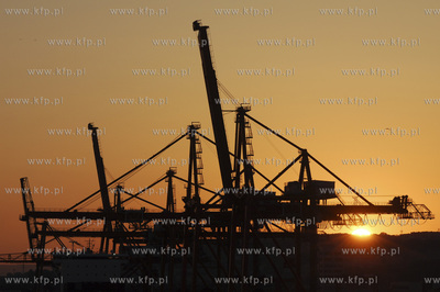 Prom pasazersko-samochodowy Stena Baltica plywajacy...