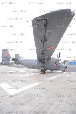 Baza lotnicza MW w Gdyni Babich Dolach. n/z samolot...