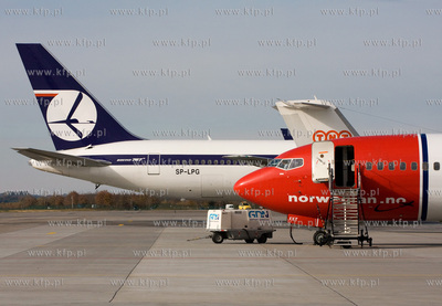 Gdansk,Rebiechowo. Z powodu zlej widzialnosci na Warszawskim...