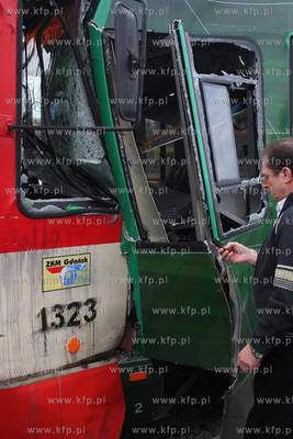 Gdansk, na skrzyzowaniu al.Grunwaldzkiej z Wojska Polskiego.doszlo...