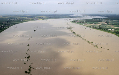 Pomorze. Przekroczony stan alarmowy wody w Wisle, spowodowany...