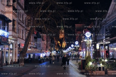 Sopot. Plac Przyjaciol Sopotu. Nz swiateczna iluminacja....