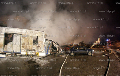 Gdansk. Pozar znajdujacej sie na terenie Stoczni Gdanskiej...