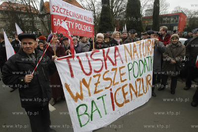 Szczecin. Protest i przemarsz ludzi, ktorzy nie zgadzaja...