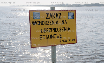 Zapora wodna we Wloclawku. Na prawym brzegu Wisly,...