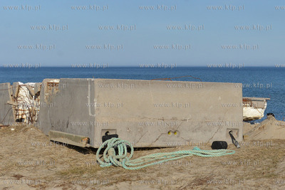 Mechelinki gm. Kosakowo (pow. Puck) Ogromne betonowo...