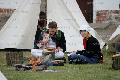 Rekonstrukcja bitwy z okresu kampanii napoleonskiej...
