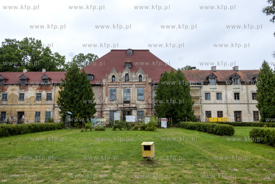 Zespół pałacowo-parkowy należący od XIV wieku...