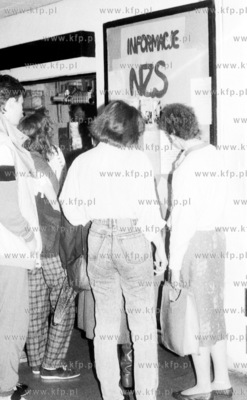 Strajk studentow Uniwersytetu Gdanskiego. Przewodniczacym...