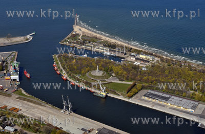 Gdansk. Port Gdansk, Westerplatte i ujscie Martwej...