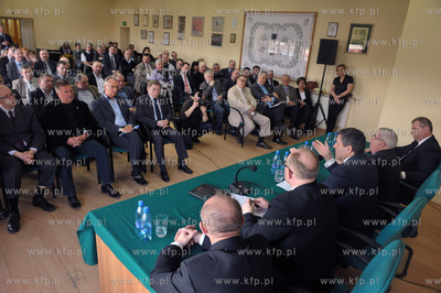 Wicepremier Janusz Piechocinski spotkal sie w Zukowie...