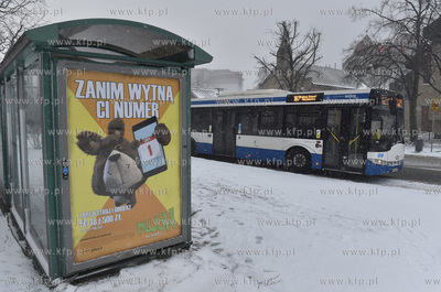 Sopot zimą. Przystanek autobusowy na ul. Powstańców...