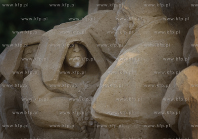 Gdansk Jelitkowo. Plaza. Wystawa monumentalnych rzezb...