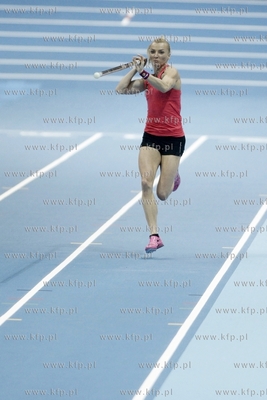 Trening skoczkini o tyczce Anny Rogowskiej, przed rozpoczynajcymi...