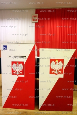 Pruszcz Gdanski. Wybory samorzadowe. Lokal wyborczy...