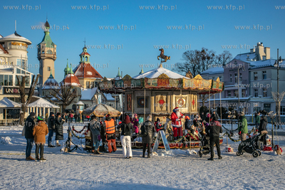 Sopockie Miasteczko świateczne na Placu Przyjciół...