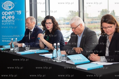 Gdańsk, Amber Expo. Prezentacja książki poświęconej...