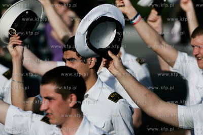 Gdynia. Parada zalog startujacych w Zlocie Zaglowcow...