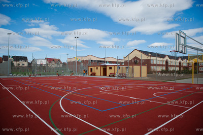 Straszyn os. Rotmanka. Zespol Szkol im. Karola Wojtyly....