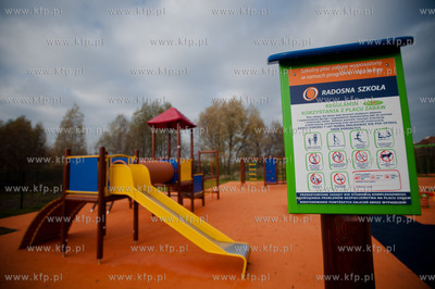 Gdansk. Jasien. Uroczyste otwarcie  kompleksu boisk...