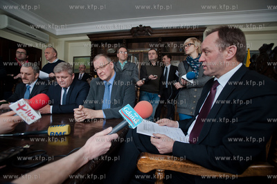 Gdansk. Urzad Marszalkowski. Konferencja prasowa poswiecona...