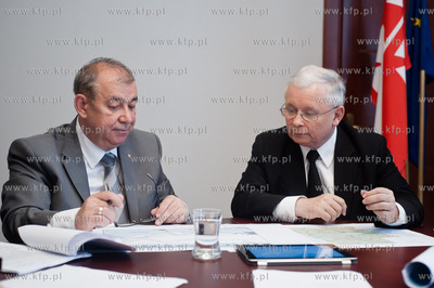 Elblag. Urzad MIasta. Wizyta prezesa PIS Jaroslawa...