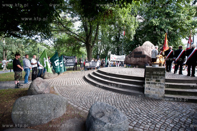 Gdansk. Targ Rakowy. Pomnik  Polskiego Panstwa Podziemnego....
