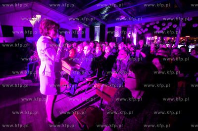 Zatoka Kobiet czyli Dzien Kobiet w Zatoce Sztuki w...