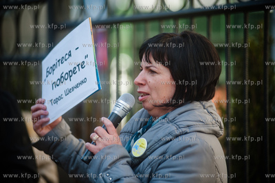 Gdansk. Pikieta osob solidarnych z Ukraina, zorganizowana...