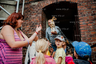 Gdansk. Podworko ulic Robotniczej i Jana z Kolna. Sasiedzi...