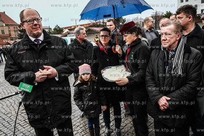 Gdansk. Targ Weglowy. XXIII Wigilia dla ubogich, samotnych...
