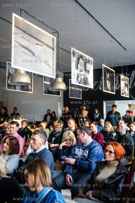 Gdansk. Galeria O Tu. Wernisaz wystawy zdjec pt. Sybera...