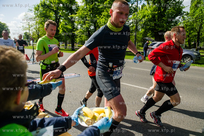 Zawodnicy na trasie I PZU Gdansk Maraton.
17.05.2015
fot....