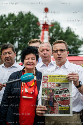 Gdansk. Szafarnia. Lato z SLD. Przedstawiciele Sojuszu...