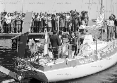 Kapitan Krystyna Chojnowska - Liskiewicz jako pierwsza...