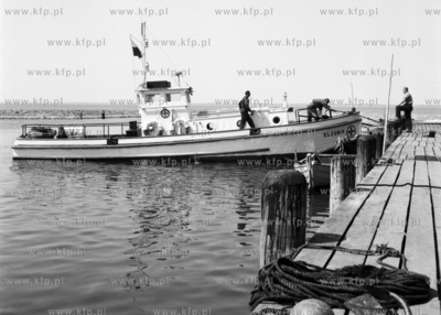 Statek ratowniczy Elżunia przybija do nabrzeża. 
05.1967
0000226z_maj_1967
Fot....