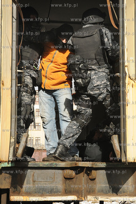 Wspolne cwiczenia antyterorystow, policji, strazy granicznej...