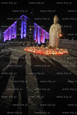 Wielki Piatek, na Placu Trzeciego Tysiaclecia w rocznice...