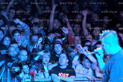 Kilka tysiecy fanow zgromadzil koncert zespolu KULT...