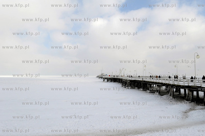 Sopot. Silne mrozy spowodowaly zamarzniecie zatoki...