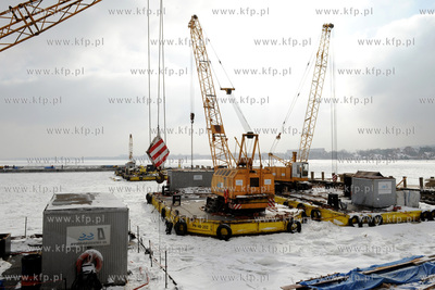 Sopot. Silne mrozy spowodowaly zamarzniecie zatoki...