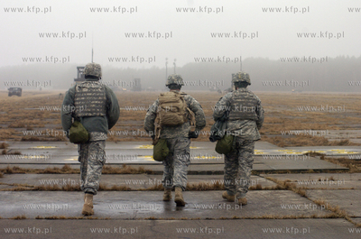 Cwiczenia 150 amerykańskich zolnierzy z niemieckiej...