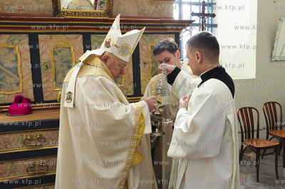 Msza Krzyzma w katedrze pelplinskiej sprawowana przez...