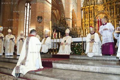 W Bazylice katedralnej w Pelplinie świecenia biskupie...