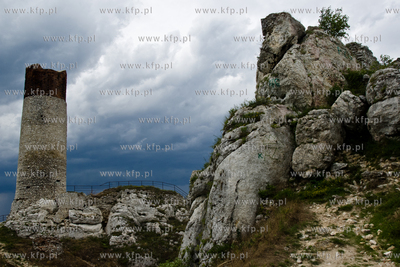 Zamek Krolewski Olsztyn kolo Czestochowy. Zbudowany...